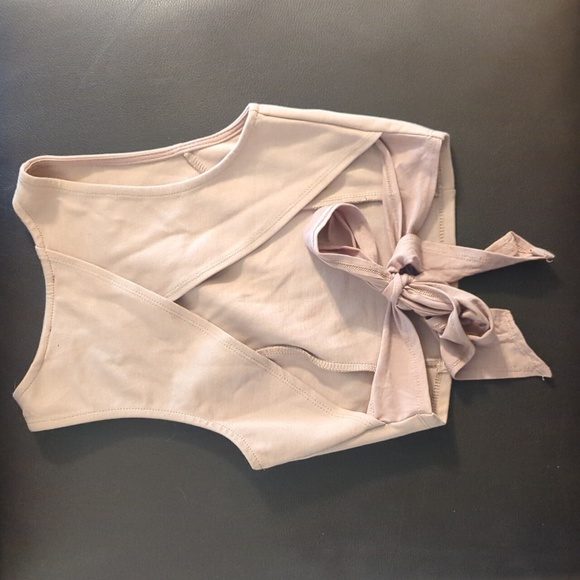 Tie back crop top - Picture 2 of 3